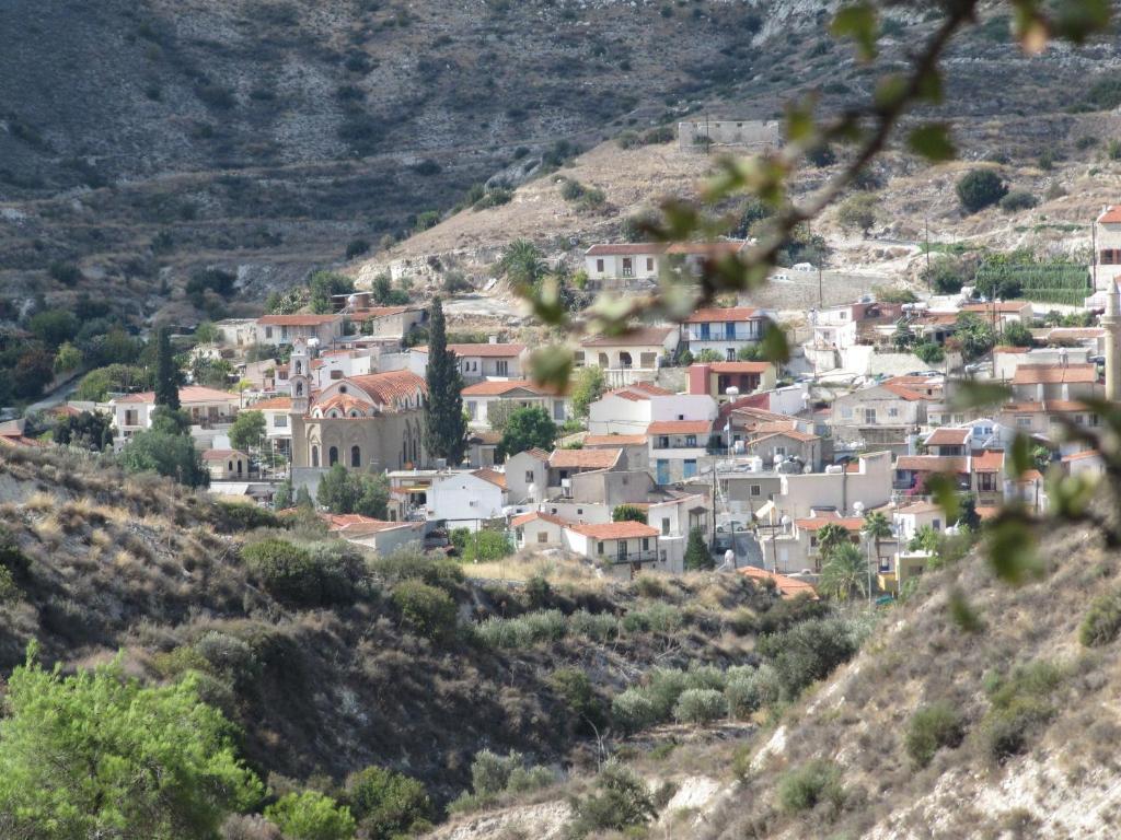 מלון קאלאבסוס Stratos Artdeco House מראה חיצוני תמונה